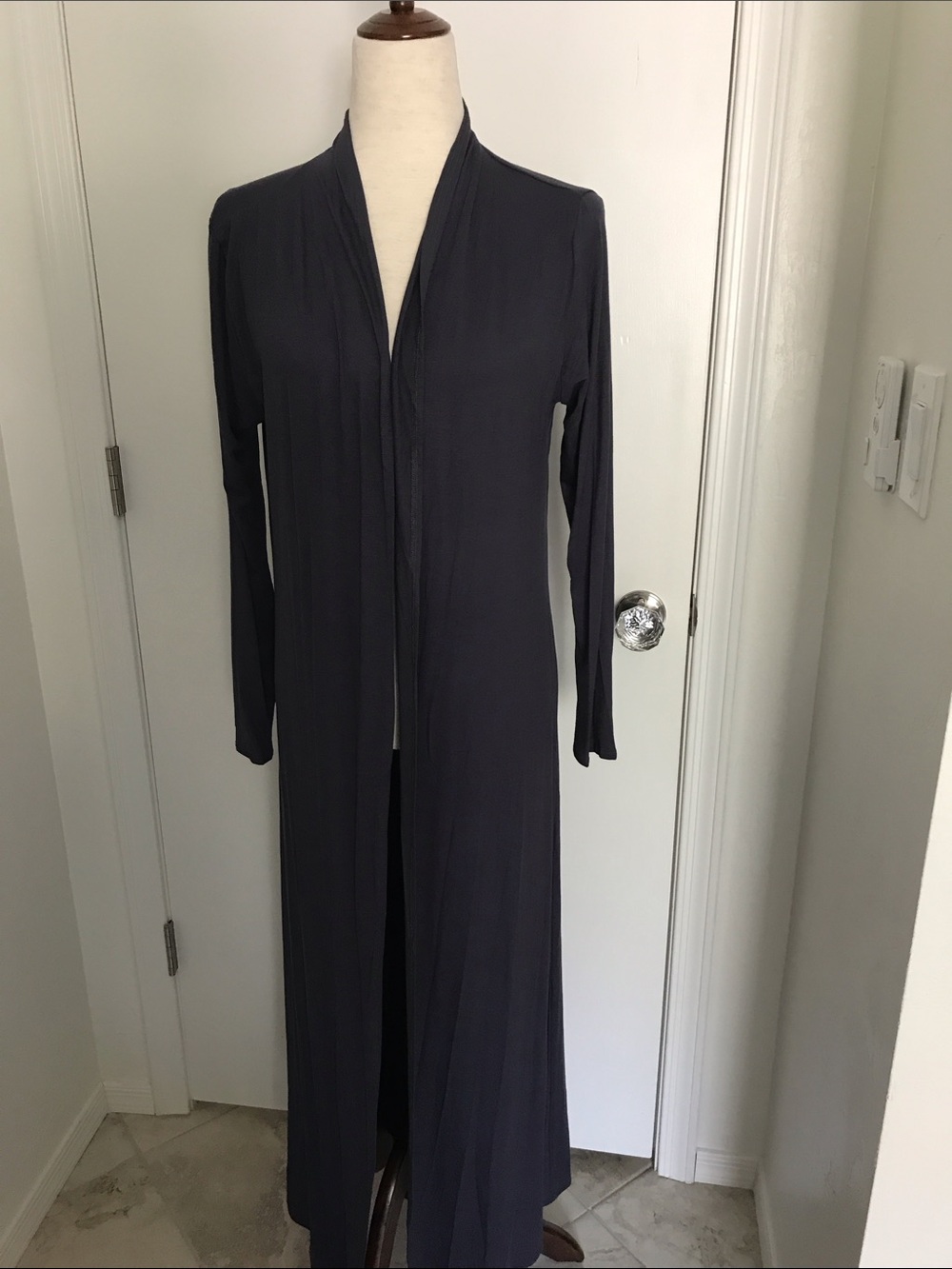 NIP🆕ISSAC LIEV: Dark Gray Long sleeve Lightweight Cardigan Duster: Size S